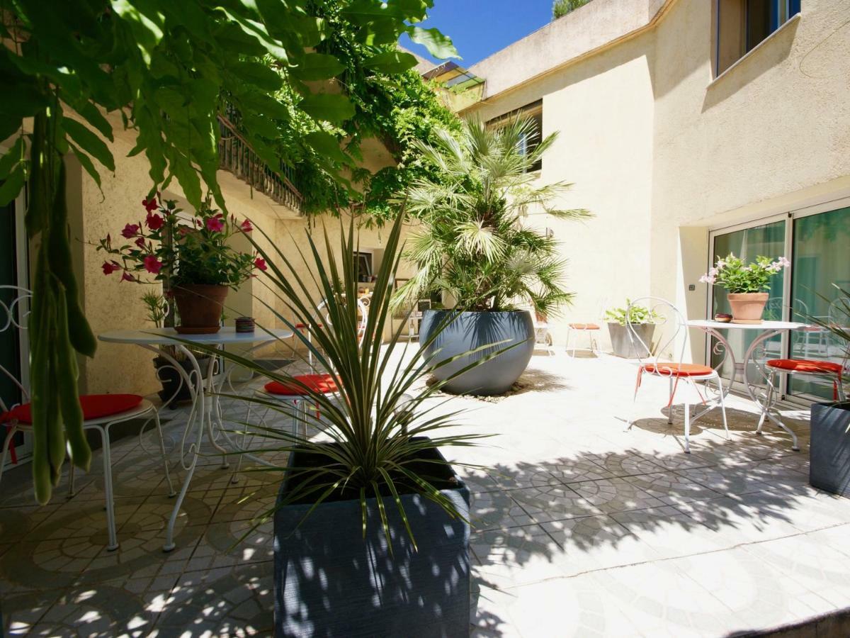 Couette Et Cafe Hotel Montpellier Exterior foto